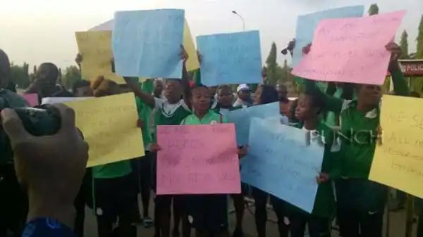 Buhari orders finance ministry to pay Falcons